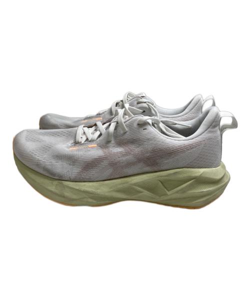 asics（アシックス）asics (アシックス) NOVABLAST 5 アイボリー サイズ:26.5の古着・服飾アイテム