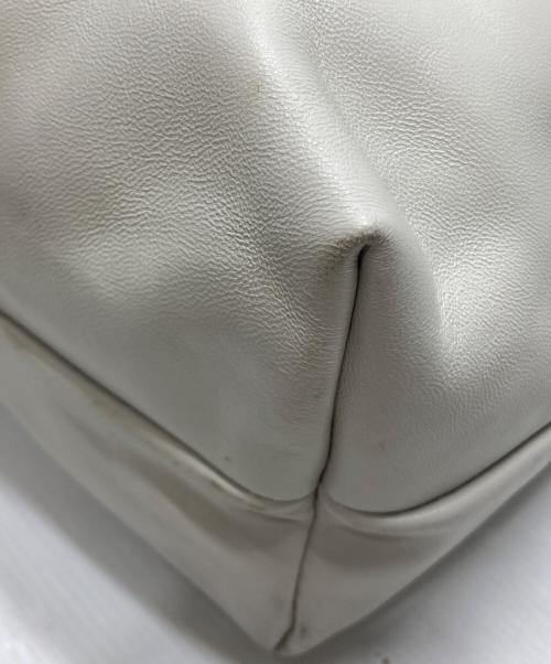 CELERI（セルリ）CELERI (セルリ) Medium Pouch クラッチ ホワイトの古着・服飾アイテム