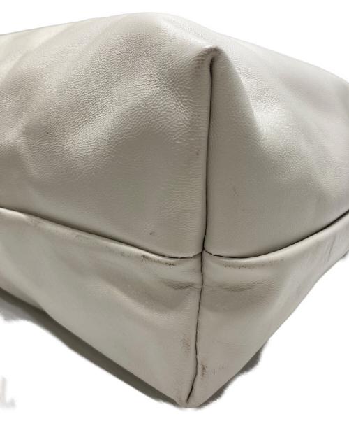 CELERI（セルリ）CELERI (セルリ) Medium Pouch クラッチ ホワイトの古着・服飾アイテム