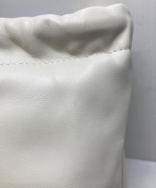 CELERI（セルリ）CELERI (セルリ) Medium Pouch クラッチ ホワイトの古着・服飾アイテム