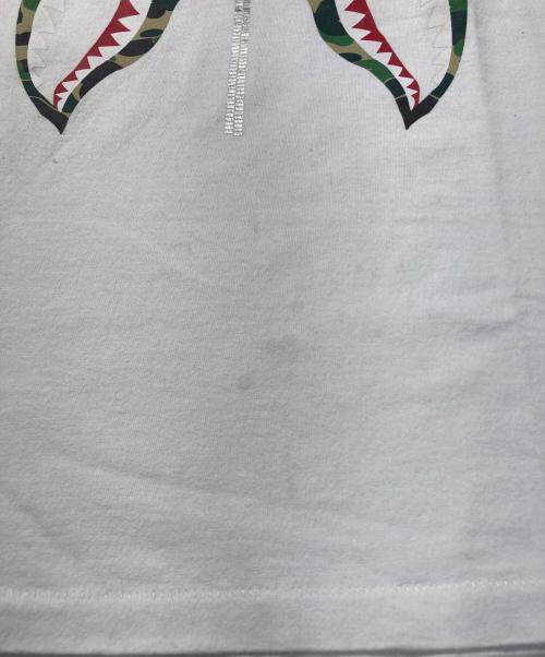 A BATHING APE（アベイシングエイプ）A BATHING APE (アベイシングエイプ) プリントTシャツ ホワイト サイズ:Mの古着・服飾アイテム