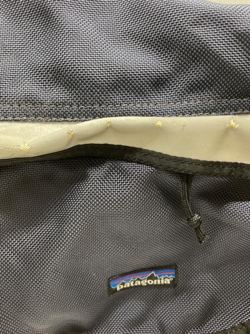 Patagonia（パタゴニア）Patagonia (パタゴニア) ハーフマスメッセンジャーバッグ グレーの古着・服飾アイテム