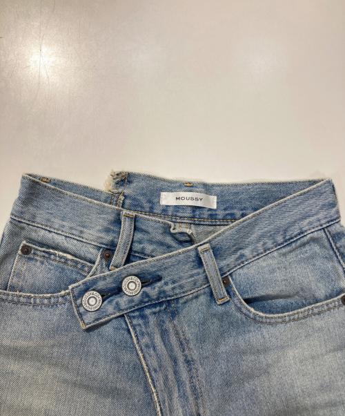 moussy（マウジー）moussy (マウジー) CROSS WAIST WIDE STRAIGHT インディゴ サイズ:SIZE 0の古着・服飾アイテム