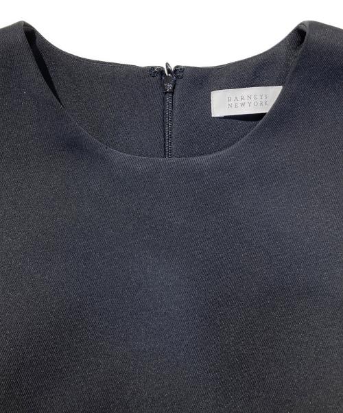 BARNEYS NEWYORK（バーニーズ・ニューヨーク）BARNEYS NEWYORK (バーニーズ・ニューヨーク) ノースリーブフレアワンピース ブラック サイズ:SIZE38の古着・服飾アイテム