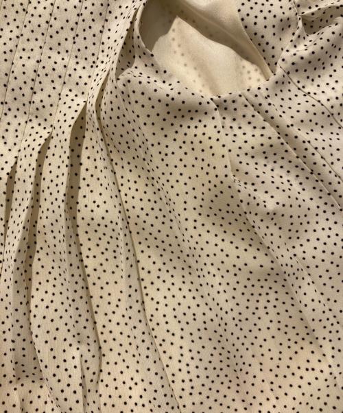 CELFORD（セルフォード）CELFORD (セルフォード) Aラインプリーツワンピース ホワイト サイズ:SIZE 36の古着・服飾アイテム