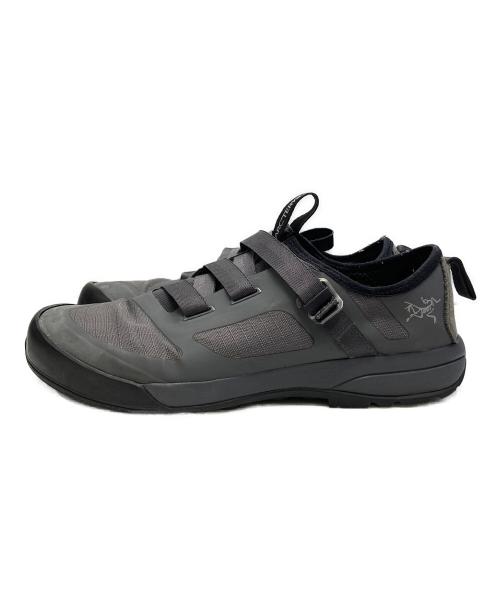 ARC'TERYX（アークテリクス）ARC'TERYX (アークテリクス) アラキス ローカットスニーカー グレー サイズ:SIZE27の古着・服飾アイテム