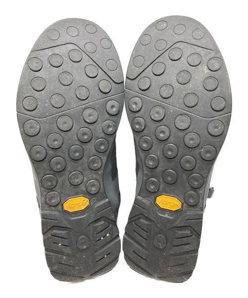 ARC'TERYX（アークテリクス）ARC'TERYX (アークテリクス) アラキス ローカットスニーカー グレー サイズ:SIZE27の古着・服飾アイテム