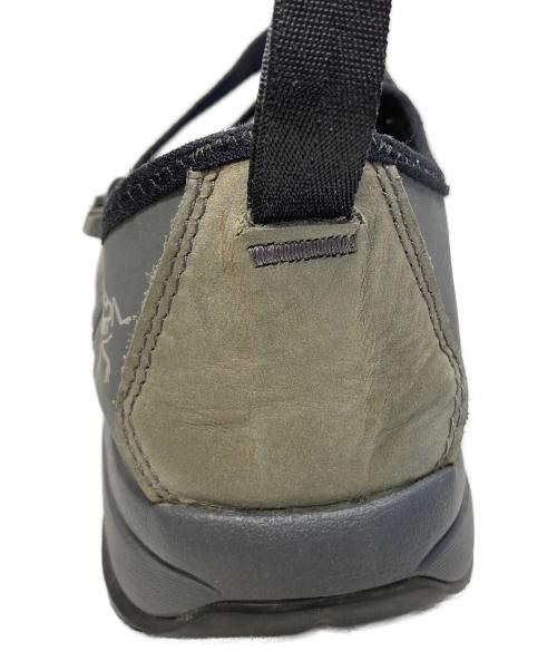 ARC'TERYX（アークテリクス）ARC'TERYX (アークテリクス) アラキス ローカットスニーカー グレー サイズ:SIZE27の古着・服飾アイテム