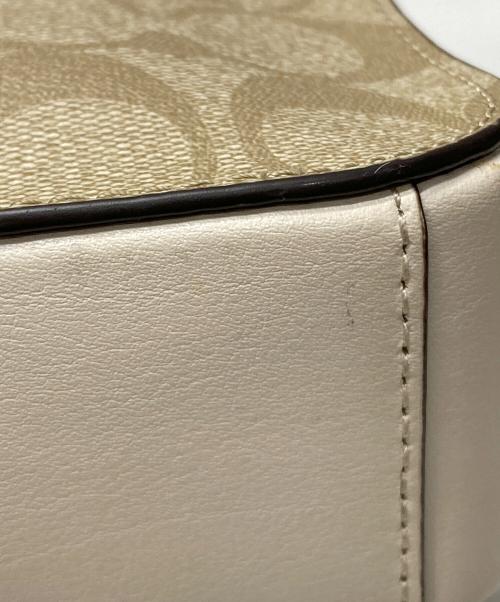 COACH（コーチ）COACH (コーチ) ミニ カメラ バッグ シグネチャー キャンバス アイボリーの古着・服飾アイテム