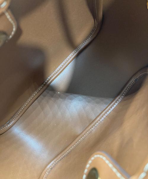CHARLES & KEITH（チャールズアンドキース）CHARLES & KEITH (チャールズアンドキース) ライラチューブラスラウチートートバッグ ブラウンの古着・服飾アイテム