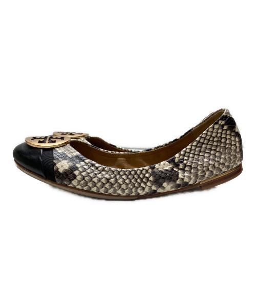 TORY BURCH（トリーバーチ）TORY BURCH (トリーバーチ) MINNIE CAP-BALLET STAMPED SNAKE PRINTED LEATHER ホワイト×ブラック サイズ:6　1/2の古着・服飾アイテム