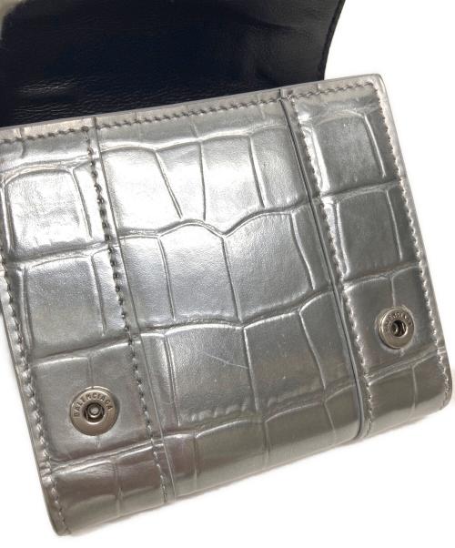 BALENCIAGA（バレンシアガ）BALENCIAGA (バレンシアガ) Hourglass Compact Wallet シルバーの古着・服飾アイテム