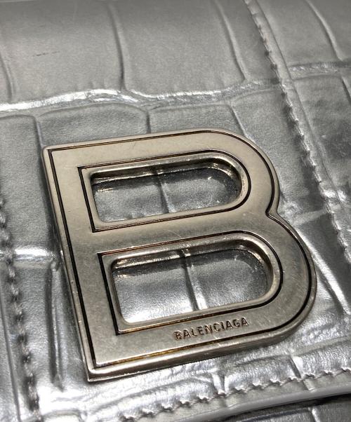 BALENCIAGA（バレンシアガ）BALENCIAGA (バレンシアガ) Hourglass Compact Wallet シルバーの古着・服飾アイテム