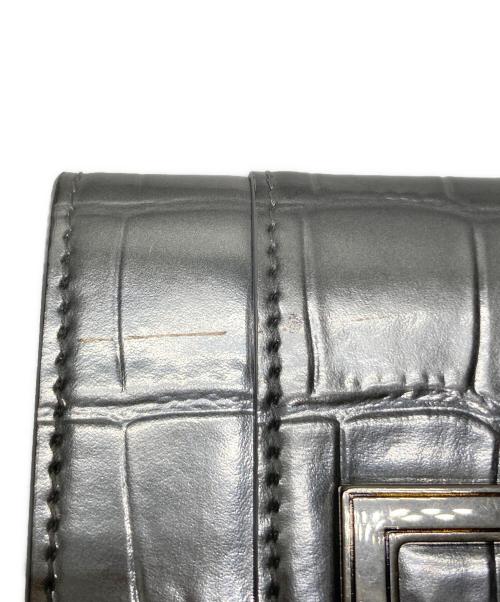 BALENCIAGA（バレンシアガ）BALENCIAGA (バレンシアガ) Hourglass Compact Wallet シルバーの古着・服飾アイテム