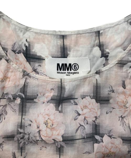 MM6 Maison Margiela（エムエムシックスメゾンマルジェラ）MM6 Maison Margiela (エムエムシックスメゾンマルジェラ) フラワープリント半袖ブラウス ピンク サイズ:SIZE38の古着・服飾アイテム