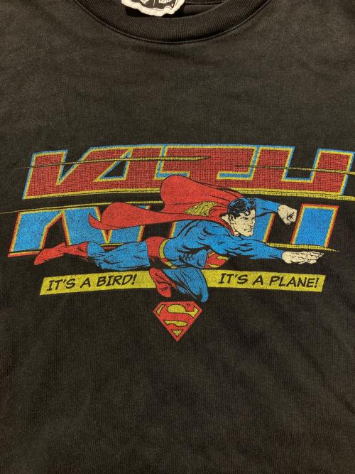 KITH（キス）KITH (キス) Kith lt's bird Vintage Tee Superman ブラック サイズ:Sの古着・服飾アイテム