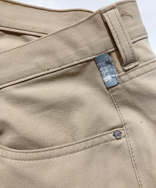 VERSACE JEANS COUTURE（ヴェルサーチ ジーンズクチュール）VERSACE JEANS COUTURE (ヴェルサーチ ジーンズクチュール) チノパン ベージュ サイズ:SIZE52の古着・服飾アイテム
