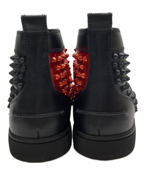Christian Louboutin（クリスチャン・ルブタン）Christian Louboutin (クリスチャン・ルブタン) METAL PATENT SPIKERS ブラック×レッド サイズ:40 1/2の古着・服飾アイテム