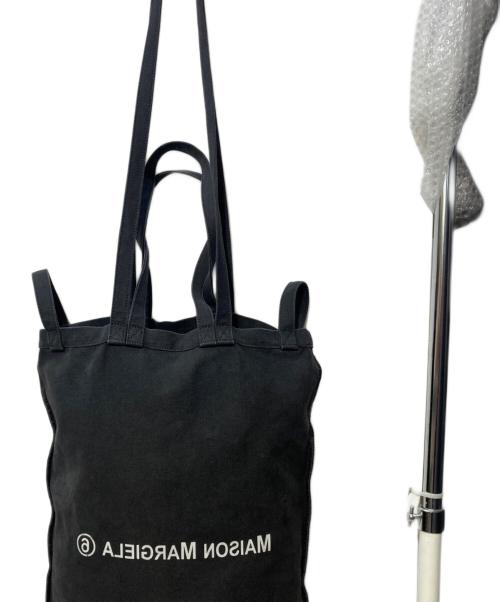 MM6 Maison Margiela（エムエムシックスメゾンマルジェラ）MM6 Maison Margiela (エムエムシックスメゾンマルジェラ) INSIDEOUT LOGO BERLIN BAG グレーの古着・服飾アイテム
