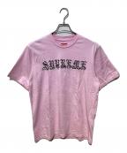 SUPREMEシュプリーム）の古着「Old English Rhinestone S/S Top」｜ピンク