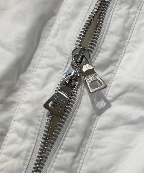 PRADA SPORTS（プラダスポーツ）PRADA SPORTS (プラダスポーツ) テクニカルマルチジップジャケット ホワイト サイズ:44の古着・服飾アイテム