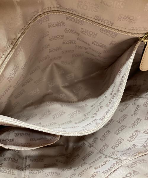 MICHAEL KORS（マイケルコース）MICHAEL KORS (マイケルコース) JET SET ITEM LG EW TZ TOTE アイボリーの古着・服飾アイテム