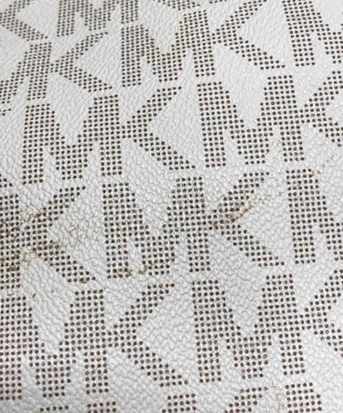 MICHAEL KORS（マイケルコース）MICHAEL KORS (マイケルコース) JET SET ITEM LG EW TZ TOTE アイボリーの古着・服飾アイテム
