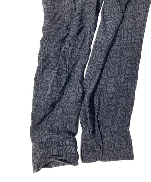 PLAY BOY BY PACSUN（プレイボーイ バイ パクサン）PLAY BOY BY PACSUN (プレイボーイ バイ パクサン) パイソン柄オープンカラーシャツ ブラック サイズ:Mの古着・服飾アイテム