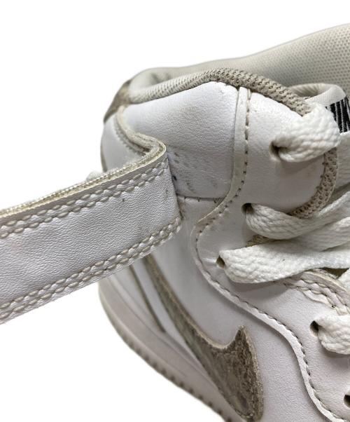 NIKE（ナイキ）NIKE (ナイキ) AIR FORCE 1 '07 MID ヘビ柄 ホワイト サイズ:24㎝の古着・服飾アイテム