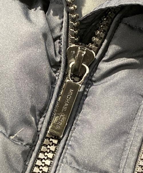 MICHAEL KORS（マイケルコース）MICHAEL KORS (マイケルコース) ダウンコート ネイビー サイズ:Mの古着・服飾アイテム