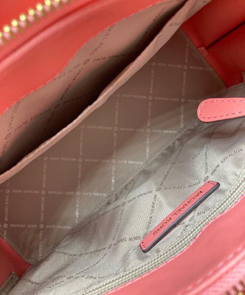MICHAEL KORS（マイケルコース）MICHAEL KORS (マイケルコース) EMILIAMKシグネチャーラージサッチェル ピンクの古着・服飾アイテム