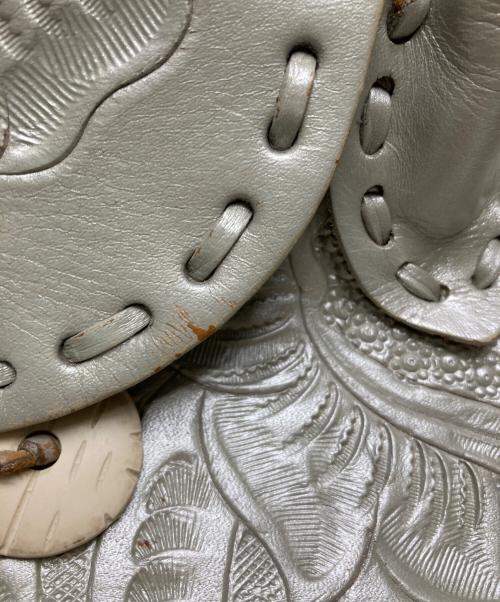 Carving Tribes（カービングトライブス）CARVING TRIBES (カービングトライブス) トートバッグ シルバーの古着・服飾アイテム