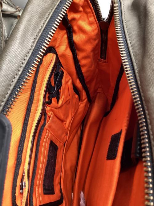 DIESEL（ディーゼル）DIESEL (ディーゼル) レザーリュック カーキの古着・服飾アイテム