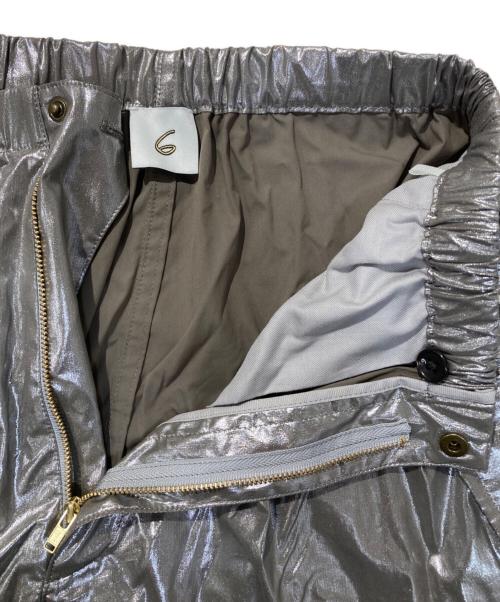 6(ROKU) BEAUTY&YOUTH（ロク ビューティーアンドユース）6(ROKU) BEAUTY&YOUTH (ロク ビューティーアンドユース) HAKU SILVER PANTSハクシルバーパンツ シルバー サイズ:SIZE 38の古着・服飾アイテム