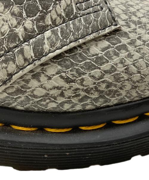 Dr.Martens（ドクターマーチン）Dr.Martens (ドクターマーチン) パイソン柄3ホールシューズ グレー サイズ:UK6の古着・服飾アイテム