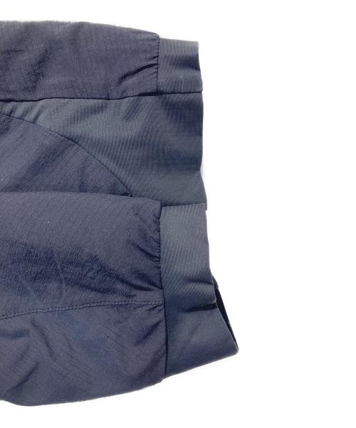 ARC'TERYX（アークテリクス）ARC'TERYX (アークテリクス) ATOM AR HOODY 中綿ジャケット ブラック サイズ:XSの古着・服飾アイテム