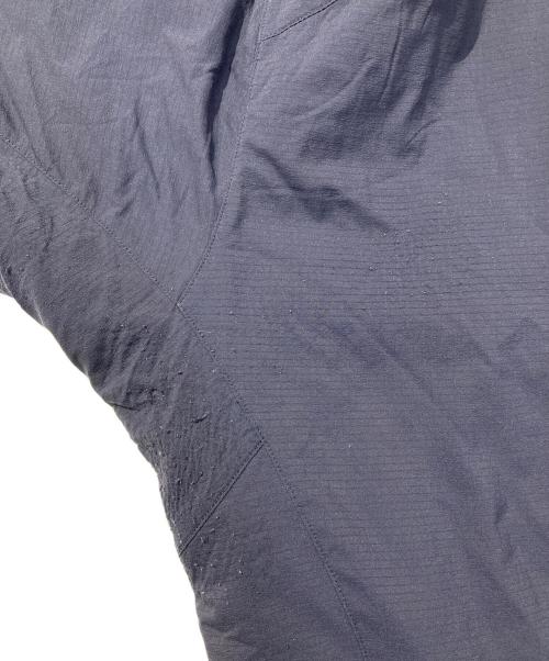 ARC'TERYX（アークテリクス）ARC'TERYX (アークテリクス) ATOM AR HOODY 中綿ジャケット ブラック サイズ:XSの古着・服飾アイテム