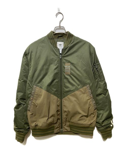 adidas（アディダス）adidas (アディダス) WHITE MOUNTAINEERING (ホワイトマウンテ二アニング) ブルゾンジャケット オリーブ サイズ:Lの古着・服飾アイテム
