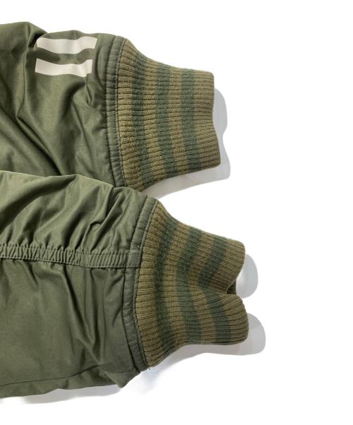 adidas（アディダス）adidas (アディダス) WHITE MOUNTAINEERING (ホワイトマウンテ二アニング) ブルゾンジャケット オリーブ サイズ:Lの古着・服飾アイテム
