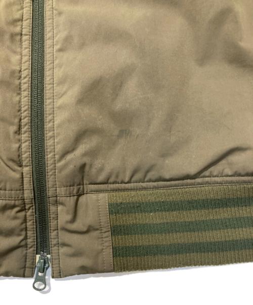 adidas（アディダス）adidas (アディダス) WHITE MOUNTAINEERING (ホワイトマウンテ二アニング) ブルゾンジャケット オリーブ サイズ:Lの古着・服飾アイテム