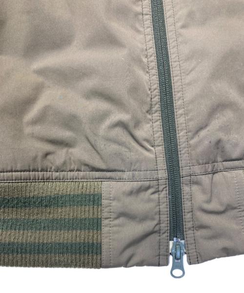 adidas（アディダス）adidas (アディダス) WHITE MOUNTAINEERING (ホワイトマウンテ二アニング) ブルゾンジャケット オリーブ サイズ:Lの古着・服飾アイテム