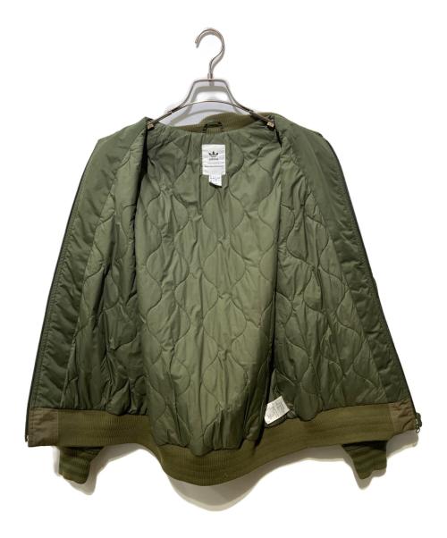 adidas（アディダス）adidas (アディダス) WHITE MOUNTAINEERING (ホワイトマウンテ二アニング) ブルゾンジャケット オリーブ サイズ:Lの古着・服飾アイテム