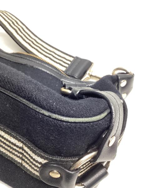 BURBERRY BLUE LABEL（バーバリー ブルー レーベル）BURBERRY BLUE LABEL (バーバリー ブルー レーベル) ワンショルダーバッグ ブラックの古着・服飾アイテム