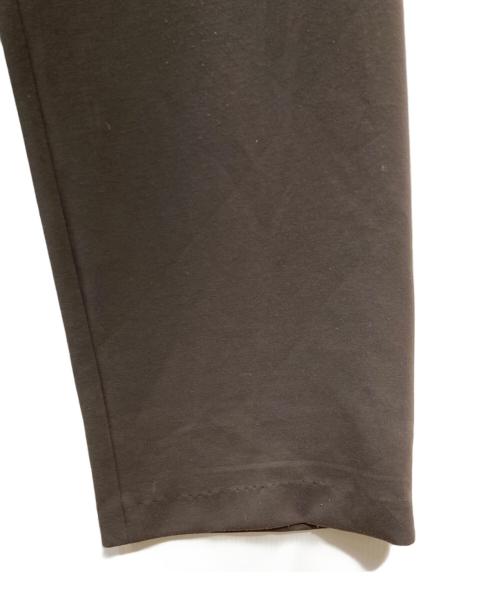 MUSE de Deuxieme Classe（ミューズ ドゥーズィエム クラス）MUSE de Deuxieme Classe (ミューズ ドゥーズィエム クラス) dumblefit タックパンツ グレー サイズ:38の古着・服飾アイテム