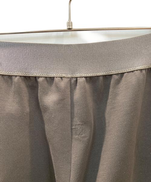 MUSE de Deuxieme Classe（ミューズ ドゥーズィエム クラス）MUSE de Deuxieme Classe (ミューズ ドゥーズィエム クラス) dumblefit タックパンツ グレー サイズ:38の古着・服飾アイテム