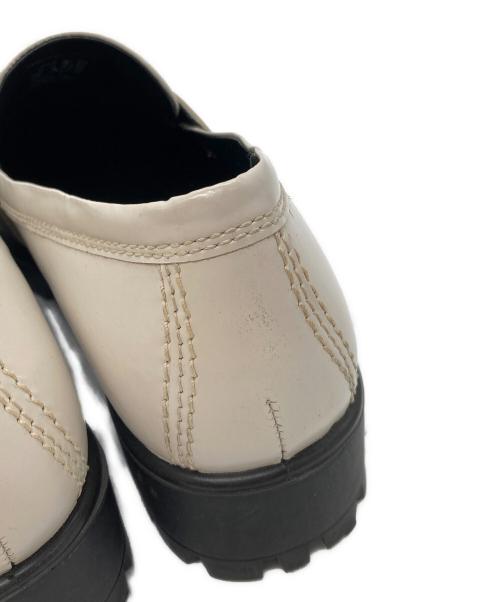 ECCO（エコー）ECCO (エコー) MOC-TOE PENNY LOAFER ホワイト サイズ:24cmの古着・服飾アイテム