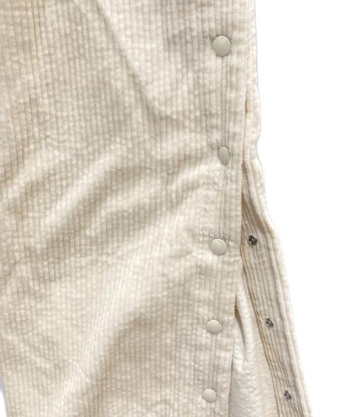 UNUSED（アンユーズド）UNUSED (アンユーズド) サイドスナップボタンパンツ ベージュ サイズ:00の古着・服飾アイテム