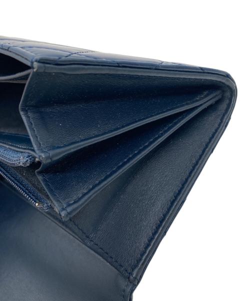 CHANEL（シャネル）CHANEL (シャネル) ボーイシャネル ラムスキンロングウォレット ネイビーの古着・服飾アイテム