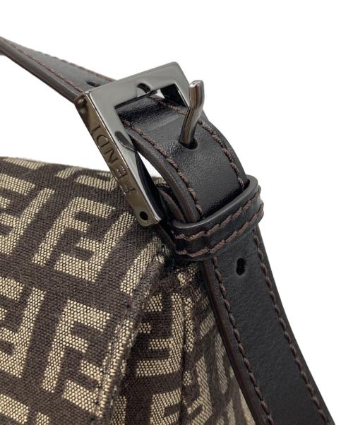 FENDI（フェンディ）FENDI (フェンディ) ショルダーバッグ ブラウンの古着・服飾アイテム