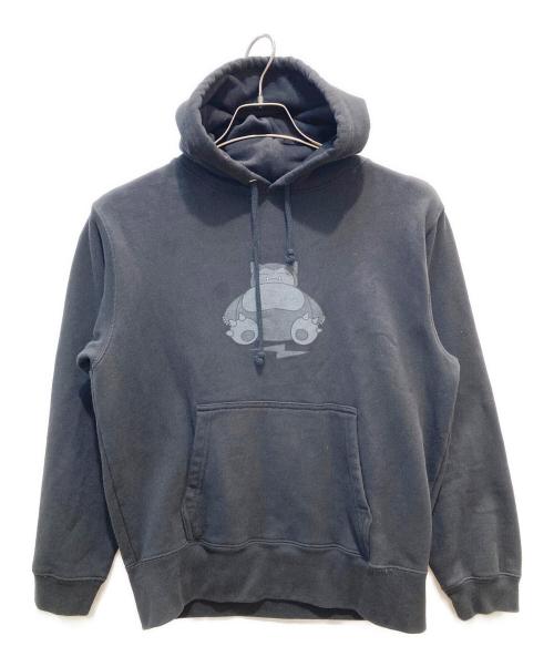 FRAGMENT DESIGN（フラグメントデザイン）FRAGMENT DESIGN (フラグメントデザイン) Pokemon (ポケモン) カビゴンプリントプルオーバーパーカー ブラック サイズ:Sの古着・服飾アイテム